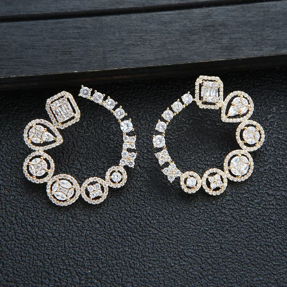 Women Accessories Dubai - Boucles d'oreilles rondes de luxe pour