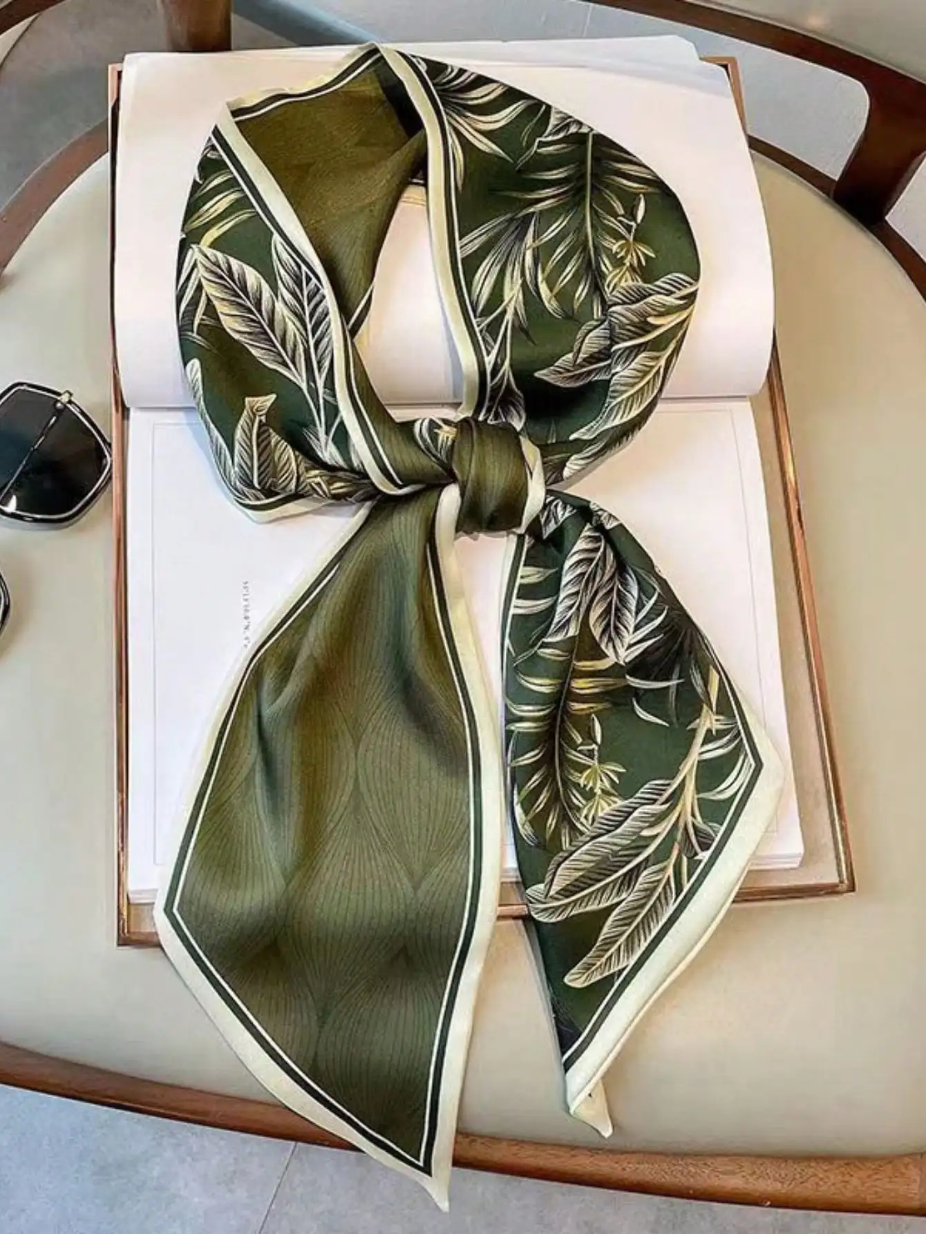 Écharpe carrée décontractée en - Silk Scarf Square avis et prix